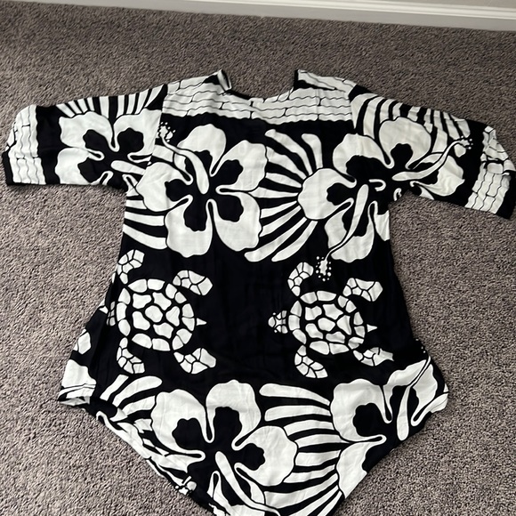 NWT Hawaiian Print Swimsuit Coverup - Picture 3 of 3